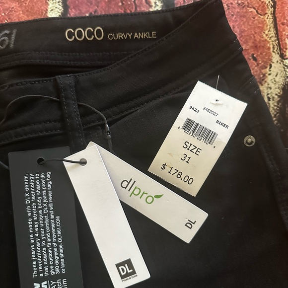 NWT DL1961 Coco Curvy Ankle jeans size 31
Pro 360 comfort stretch 
Inseam 30” - Picture 4 of 8